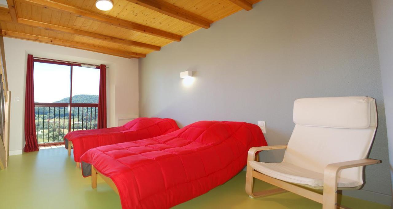 Gite Du Haut Cantal - Appartements Meubles Avec Kitchenette Et Chambres Sans Kitchenette Condat  外观 照片