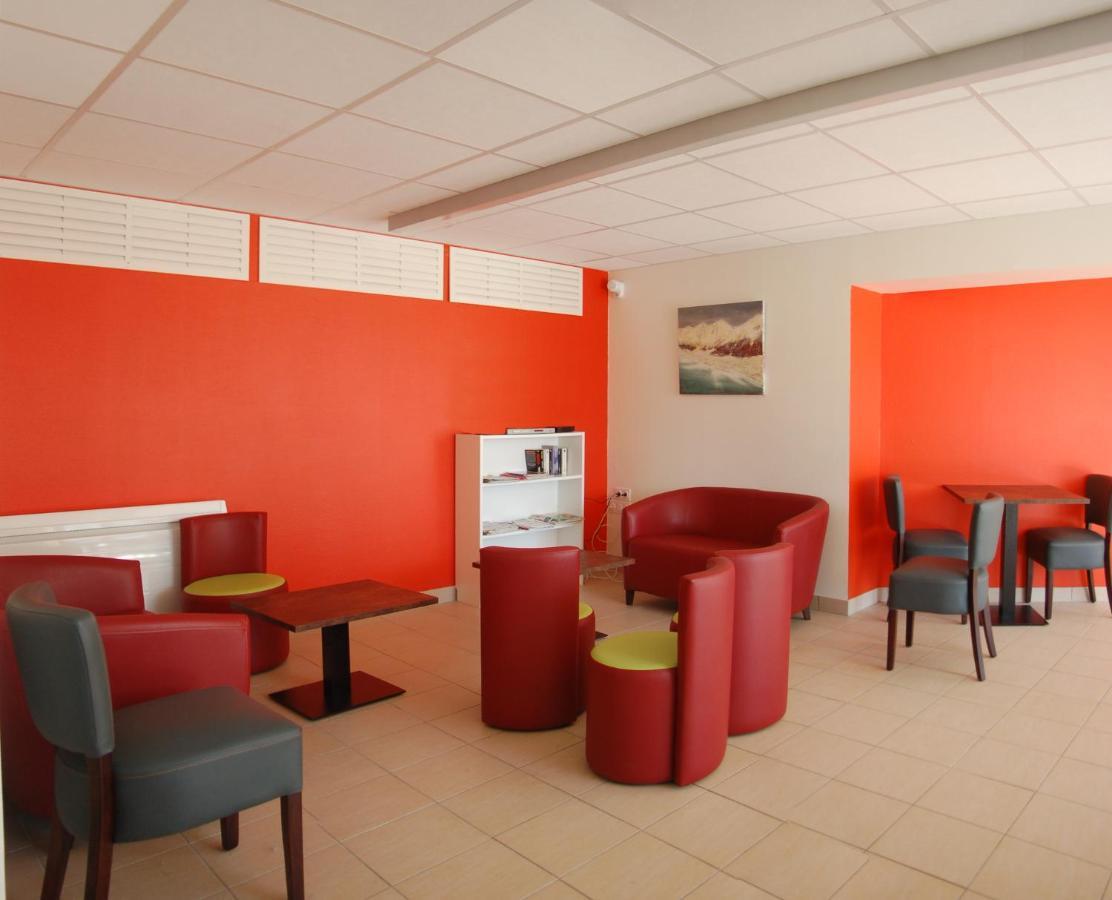 Gite Du Haut Cantal - Appartements Meubles Avec Kitchenette Et Chambres Sans Kitchenette Condat  外观 照片