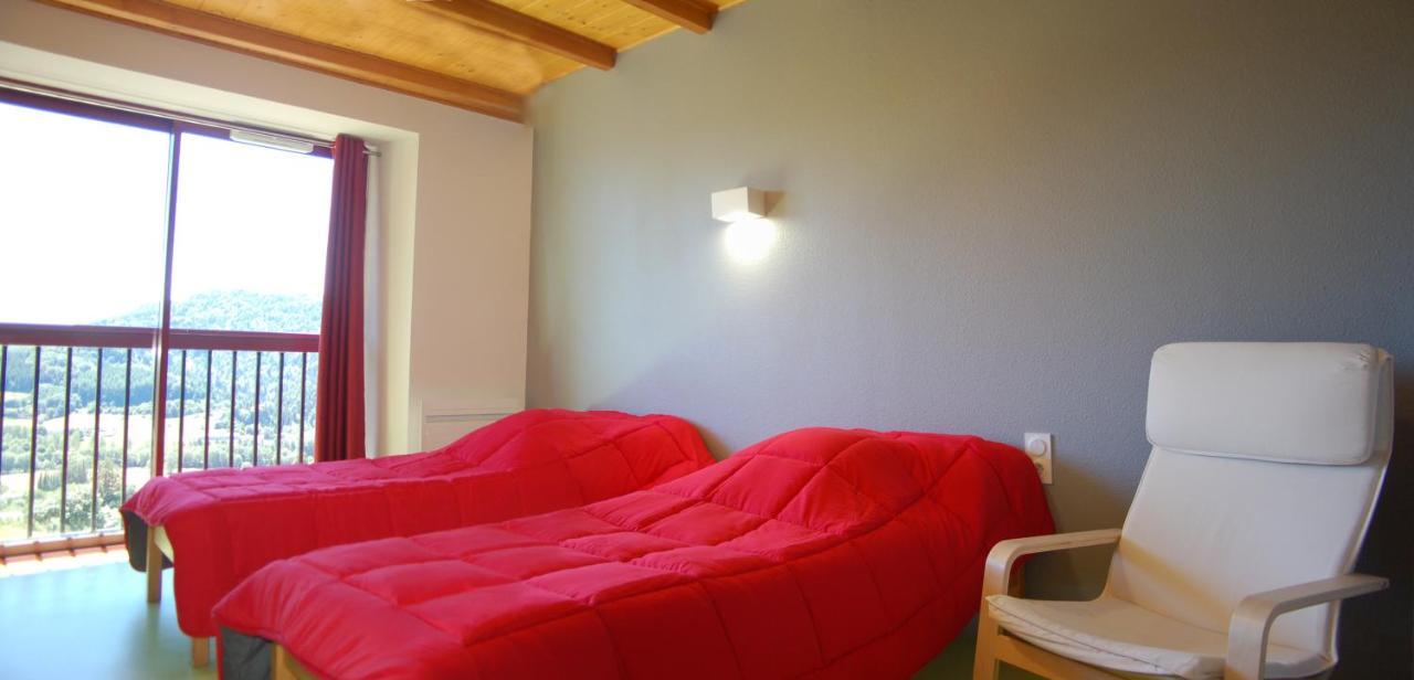 Gite Du Haut Cantal - Appartements Meubles Avec Kitchenette Et Chambres Sans Kitchenette Condat  外观 照片