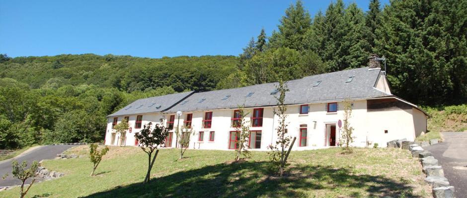 Gite Du Haut Cantal - Appartements Meubles Avec Kitchenette Et Chambres Sans Kitchenette Condat  外观 照片
